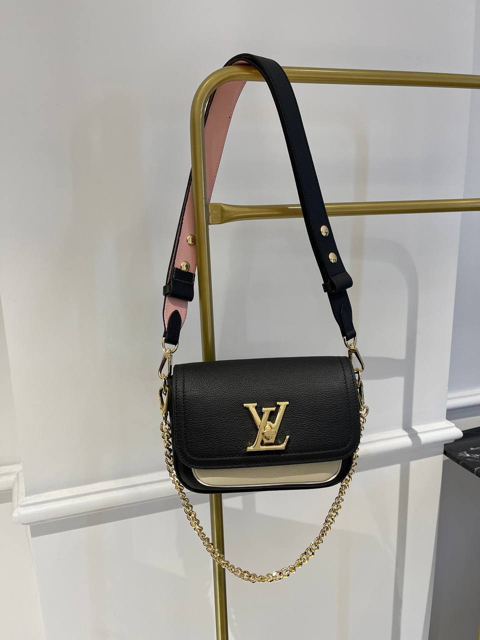 LOUIS V LOCKME TENDER Bag