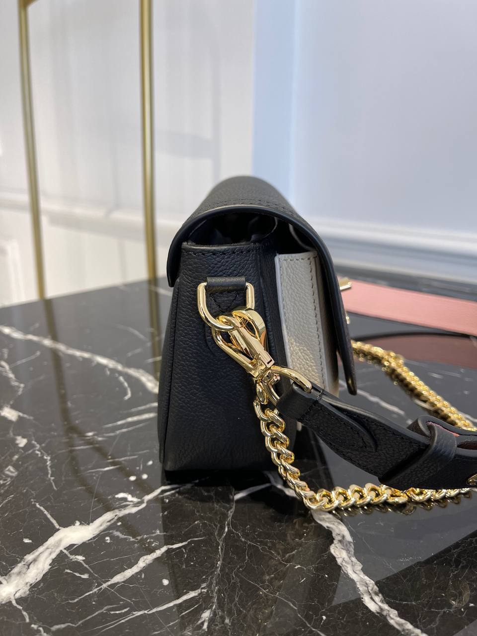 LOUIS V LOCKME TENDER Bag