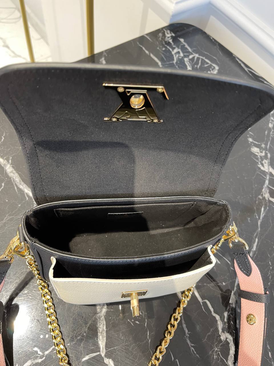 LOUIS V LOCKME TENDER Bag